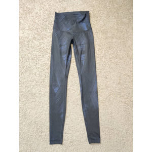 (V) Lululemon Women legging sport hiking casual gym black/navy  sz 4 116